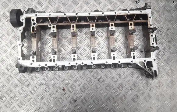 BMW 1 E82 E88 Engine head 08032500509