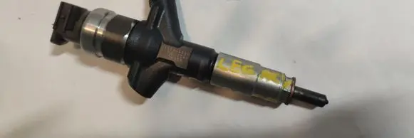 Subaru Legacy Fuel injector 16613AA030 DENSO0250 07L04555