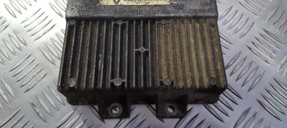 Renault Laguna I Engine control unit/module 7700106070 7700105397