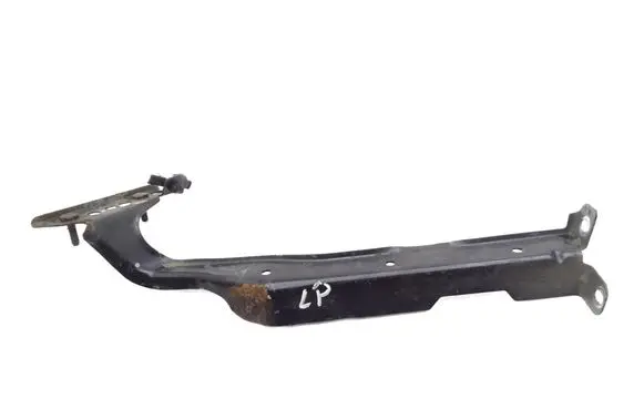 Audi A4 S4 B8 8K Fender mounting bracket 8K0821135H