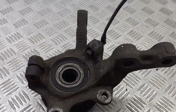 Renault Kangoo I Front wheel hub spindle knuckle