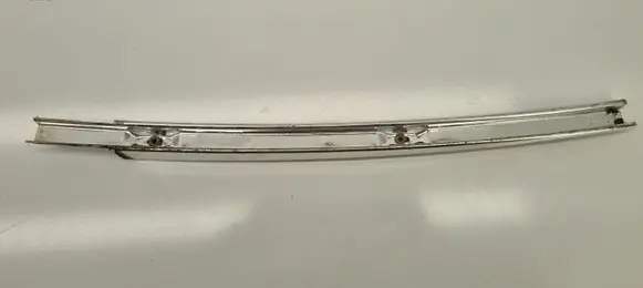 Mercedes-Benz COMPAKT W115 Front door glass trim molding