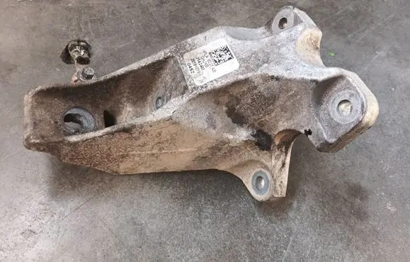 Land Rover Discovery Sport Engine mounting bracket HPLA6037AB
