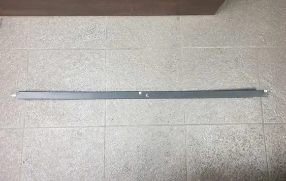 Nissan Primastar Front door windshield rail 8034000QAA 8034000QAB