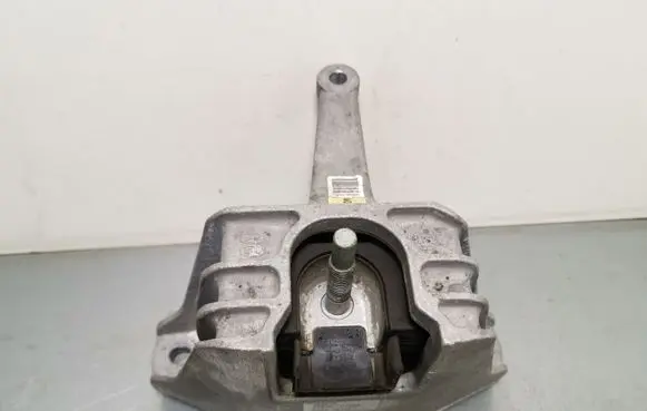 Hyundai Ioniq Engine mount bracket 21810G2000