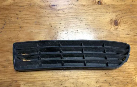 Audi A6 S6 C4 4A Front bumper lower grill 4A0807345A