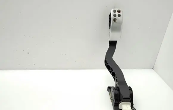 Peugeot 307 CC Accelerator throttle pedal 9647781377 0280755029