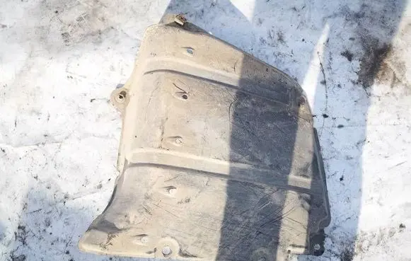 Lexus IS 220D-250-350 Engine splash shield/under tray 5762953030