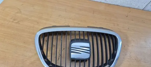 Seat Toledo III (5P) Front bumper upper radiator grill