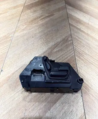 Mercedes-Benz S W220 Seat control switch 2208218751
