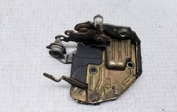 Mercedes-Benz E W124 Front door lock