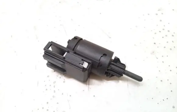 Volkswagen Golf V Brake pedal sensor switch 3B0945511C