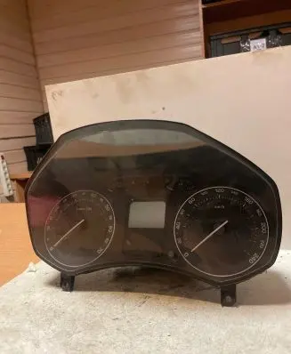 Skoda Octavia Mk2 (1Z) Speedometer (instrument cluster) 1Z0920800B V3562426 SKZ7Z0E3285950