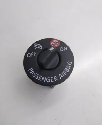 Renault Clio IV Passenger airbag on/off switch 
