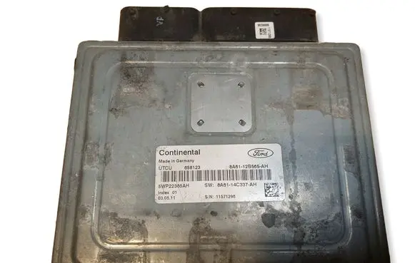 Ford Fiesta Engine control unit/module ECU 8A6112B565AH 8A6114C337AH 5WP22365AH