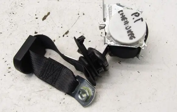 Jeep Cherokee Rear seatbelt P1UU52DX9AD