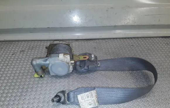 Toyota RAV 4 (XA20) Front seatbelt 7J3550P 203354