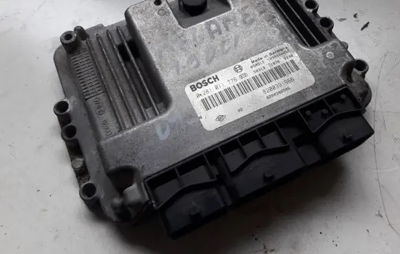 Renault Megane II Engine control unit/module 0281011776
