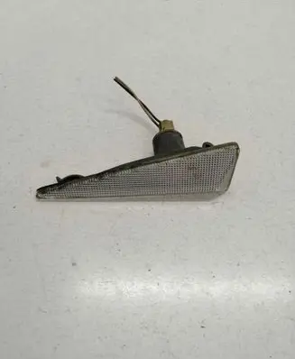 Renault Megane II Front fender indicator light 8200027151E