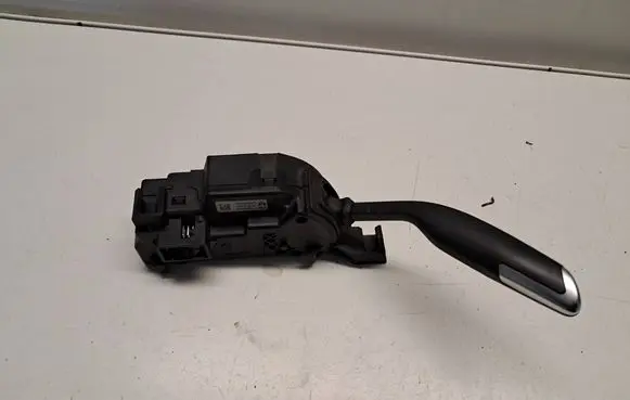 Wiper turn signal indicator stalk/switch