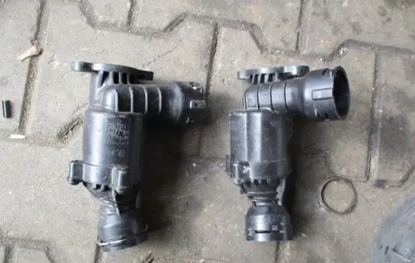 Thermostat/thermostat housing