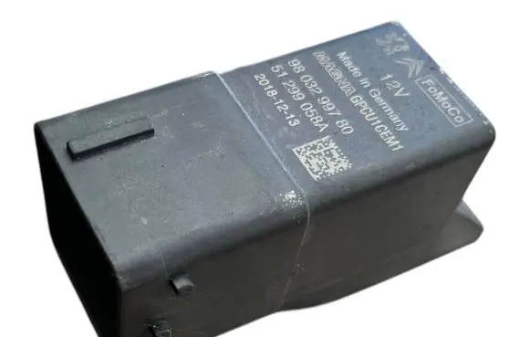 Glow plug pre-heat relay