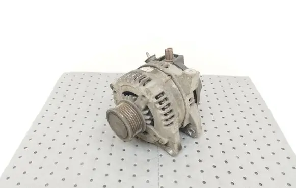 Toyota Verso-S Generator/alternator 2706033110 1042101370