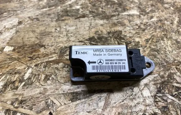 Mercedes-Benz SL R129 Airbag deployment crash/impact sensor 0008209926