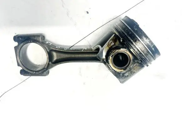 Skoda Fabia Mk1 (6Y) Piston with connecting rod