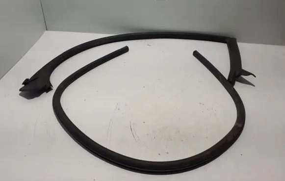 Audi A5 8T 8F Front door rubber seal 8T0837911G