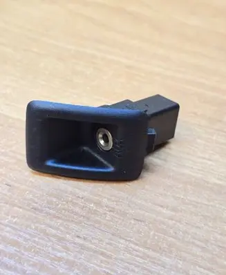 Volvo XC70 AUX in-socket connector 30781155
