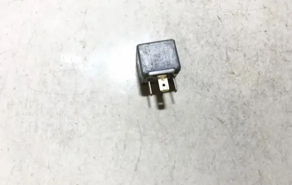 Audi A4 S4 B5 8D Other relay 443951253k 899512
