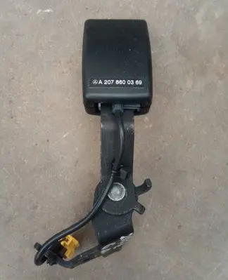 Mercedes-Benz E A207 Rear seatbelt buckle