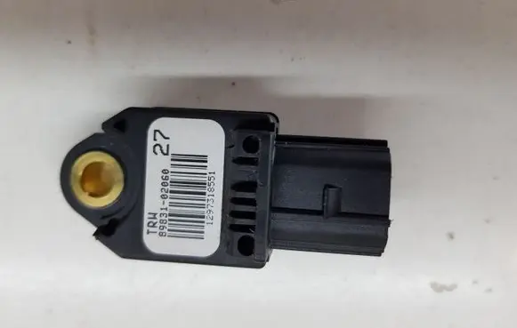 Toyota Auris 150 Airbag deployment crash/impact sensor 8983102060