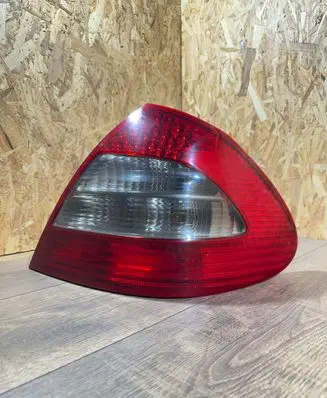 Mercedes-Benz E W211 Rear/tail lights A2118202664 334510 42971044