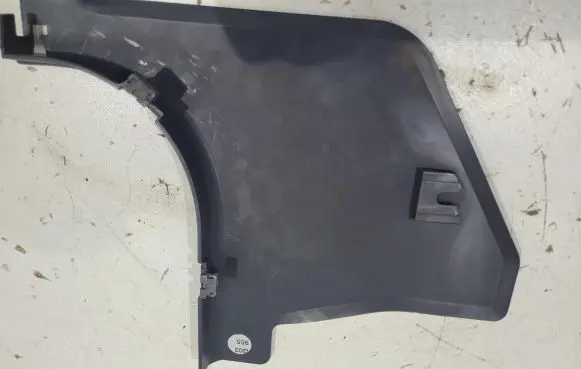 Foot area side trim