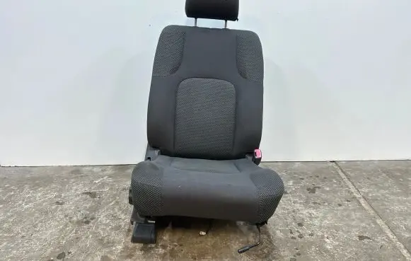 Nissan Navara D40 Front passenger seat 