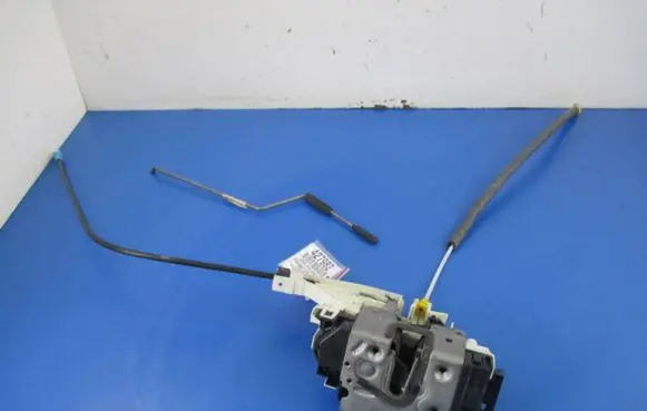 Volkswagen Crafter Front door lock A9067201735