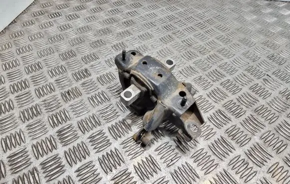 Skoda Roomster (5J) Engine mount bracket