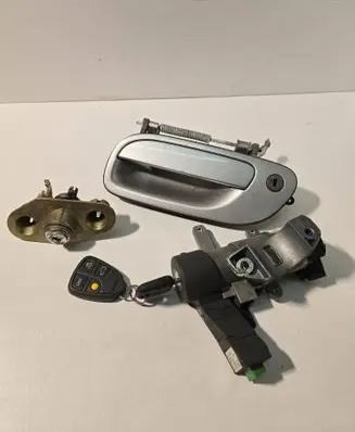 Volvo S60 Ignition lock 8626324 8645228 737700001