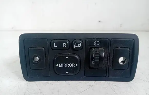 Toyota Avensis T250 Wing mirror switch 183575