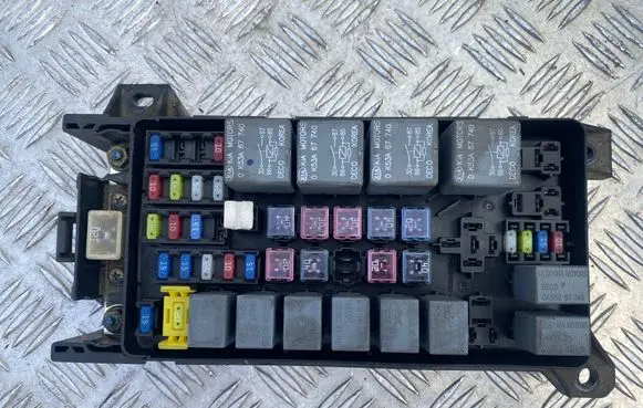 KIA Sorento Fuse module 911603E070 BE0700412290073 10041229049