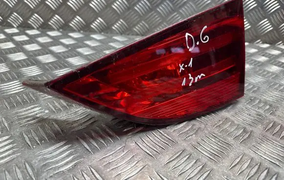 Tailgate rear/tail lights