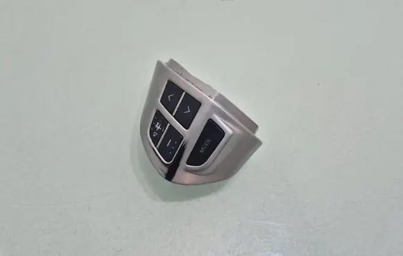 Citroen C-Crosser Steering wheel buttons/switches 4710I76