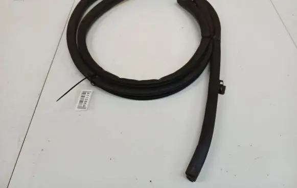 Toyota Avensis T250 Rubber seal rear door