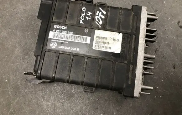 Volkswagen Golf II Engine control unit/module 0261200259 030906026B