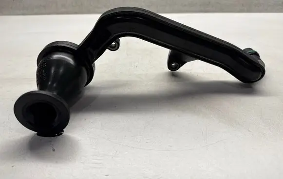 Volvo XC60 Breather hose/pipe 8653858