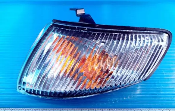 Mazda 626 Front indicator light 21061822