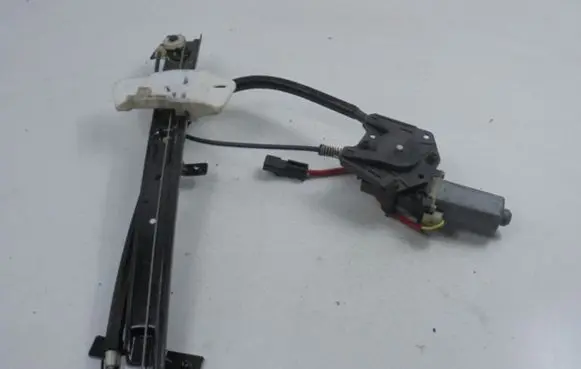 Chrysler Neon II Front door window regulator with motor