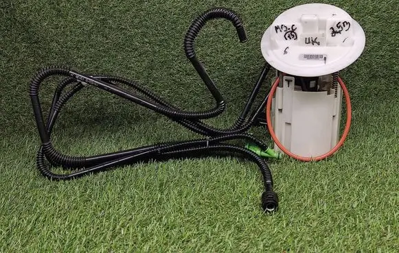 Mercedes-Benz C W204 In-tank fuel pump A2044702294 204051 1582881035